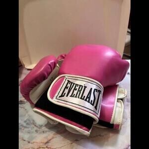 Everlast Pink Boxing Gloves